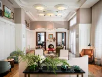 Perry Lane Hotel, a Luxury Collection Hotel, Savannah Hotels near Mickve Israel Temple