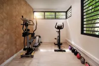 Cook's Bay Hotel & Suites - Gym