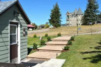 Completely Renovated Home with Mountain Views - Homestays