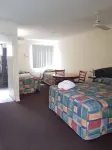 Harbour Lodge Motel - parkir