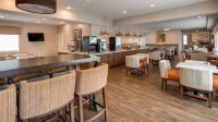 Best Western Plus Bayshore Inn - breakfast