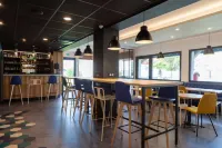 Kyriad Niort - Espace Mendes-France - bar