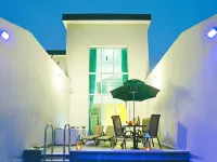 Darwin House Отели в г. Порён