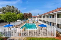 Super 8 by Wyndham Petaluma