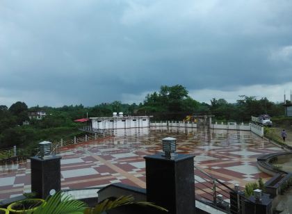 Raj Hotel