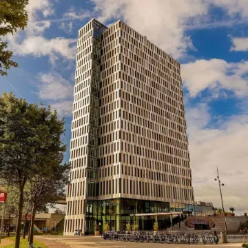 Postillion Hotel Amsterdam Отели рядом с достопримечательностью «Зяудост»