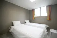 Yeosu Space Guest House - Pensionaatit