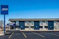 Americas Best Value Inn East Peoria - parking