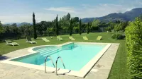 Villa in Lucca Placed in a Residential Area, All Services Nearby - Kolam Renang Peribadi