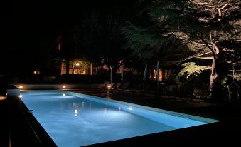A Path of Relaxation and History Between Vineyards and Olive Trees