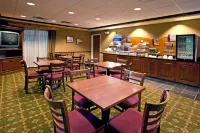 Holiday Inn Express Hocking Hills-Logan Hotels in Washington Township