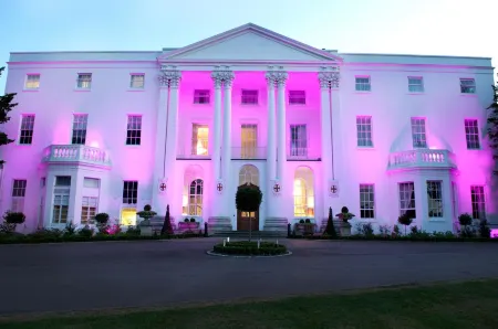 De Vere Beaumont Estate Отели рядом с достопримечательностью «Dramatica»