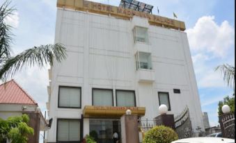 Hotel Madhuvan Palace