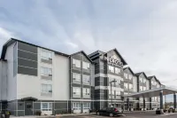 Microtel Inn & Suites by Wyndham Bonnyville - Parkplatz