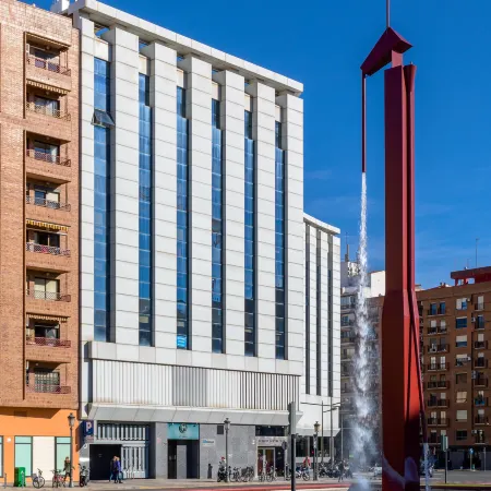 Senator Parque Central Отели рядом с достопримечательностью «Центральный рынок Валенсии»