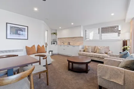 Queenstown House Lakeside Отели рядом с достопримечательностью «Skyline Luge Queenstown»