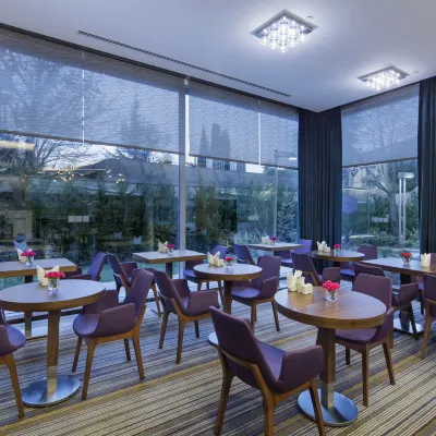 伊斯坦堡阿塔科伊希爾頓歡朋酒店 鄰近巴克区的酒店
