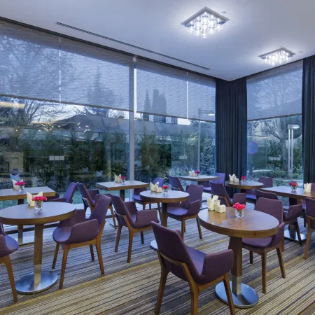 Hampton by Hilton Istanbul Atakoy Отели рядом с достопримечательностью «Бакыркёй»
