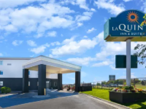 La Quinta Inn & Suites by Wyndham Helena Hotels in Helena