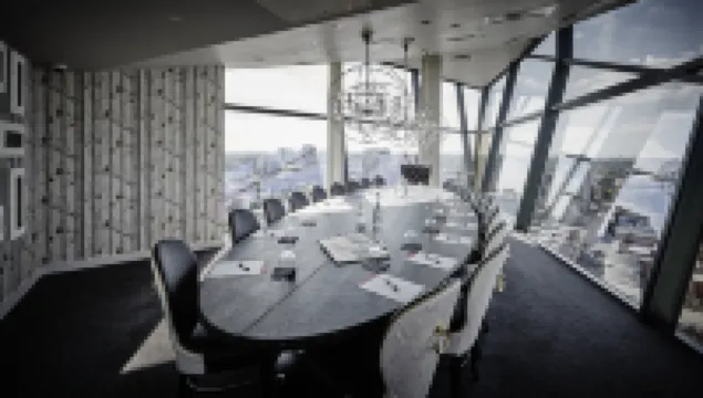 โรงแรมเดอะคิวบ์เบอร์มิงแฮม