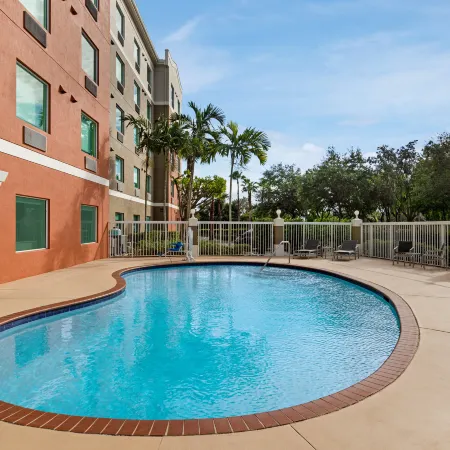 Holiday Inn Express & Suites PEMBROKE PINES-SHERIDAN ST by IHG