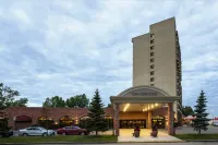 Red Deer Resort & Casino Hotels near Woody's Spray Park