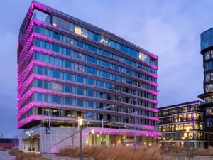 Moxy Amsterdam Houthavens