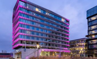 Moxy Amsterdam Houthavens