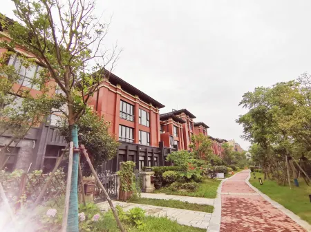 Haiyueshu Xiaoxu Holiday Homestay (Zhubai Road) Отели рядом с достопримечательностью «Shanghai Dianji University (Lingang Campus)»