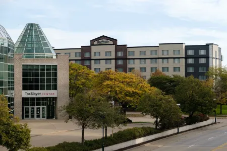 Wyndham Moline on John Deere Commons