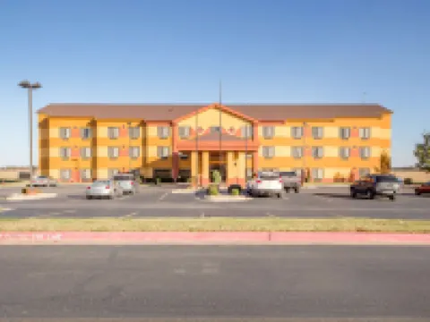 Quality Inn & Suites MidAmerica Industrial Park Area Hotels in Mayes County