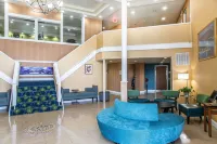 Quality Inn and Suites Newport - Middletown - piscina
