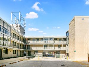 Quality Inn Sunshine Haberfield