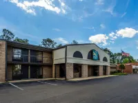 Quality Inn Hotels in Lee County