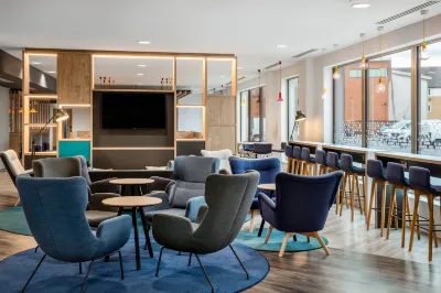Holiday Inn Express Cambridge West - Cambourne Hôtels à : 