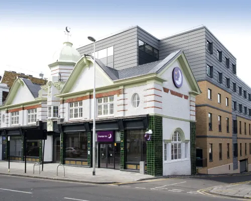 Premier Inn London Clapham Hotels near Battersea