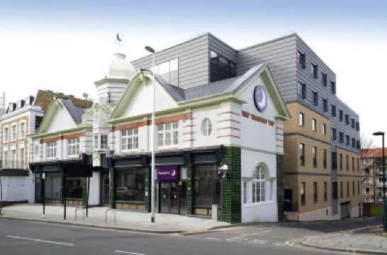 Premier Inn London Clapham Hotels near هيرن هيل
