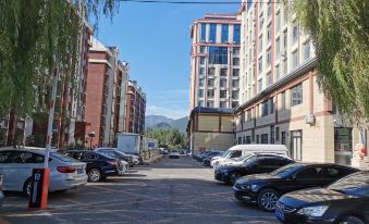 Tianzuan Apartment Homestay (Huanghe Street)