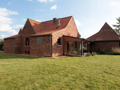 La Ferme de Gabrielle Hôtels à proximité de : Domaine Paroissial Du Bizet +institut St Henri