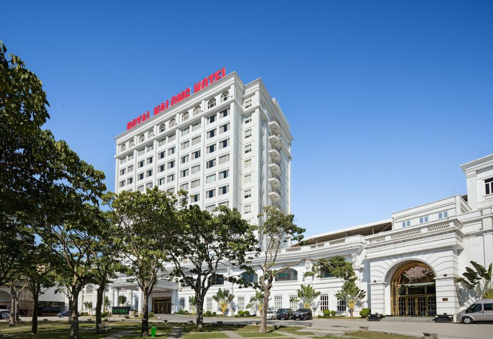 Vinpearl Resort & Spa H? LongOver view