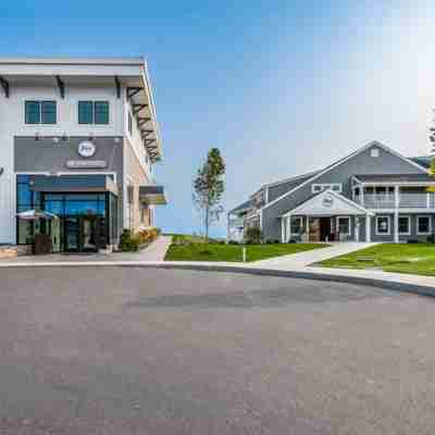 Pelham House Resort Hotel Exterior