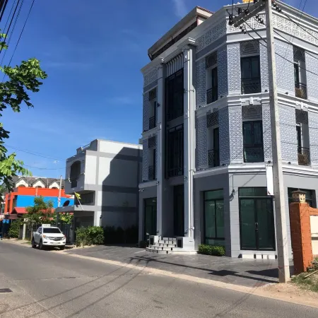 Anakin Boutique Hotel Отели рядом с достопримечательностью «Храм Пхайап»