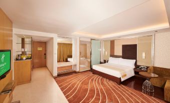 Holiday Inn Mumbai International Airport, an IHG Hotel