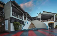 Le Grand Bleu Hotel - 3-Star
