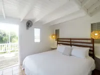 Peace & Plenty Island Cottages
