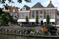Hotel Café Restaurant de Posthoorn Hotels near Lighthouse