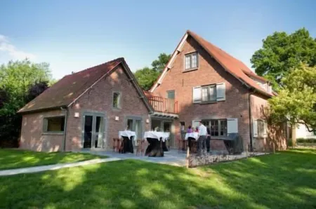 Guesthouse de Casteleer Отели рядом с достопримечательностью «AVEVE»