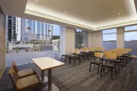 納斯科英迪拉納加智選假日飯店 - 機場接送