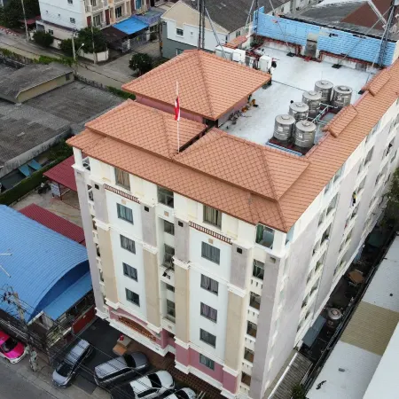 J.Residence Отели рядом с достопримечательностью «Ват Асокарам»