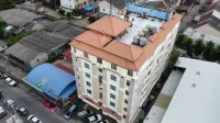 J.Residence Hotels in Phraeksa Mai
